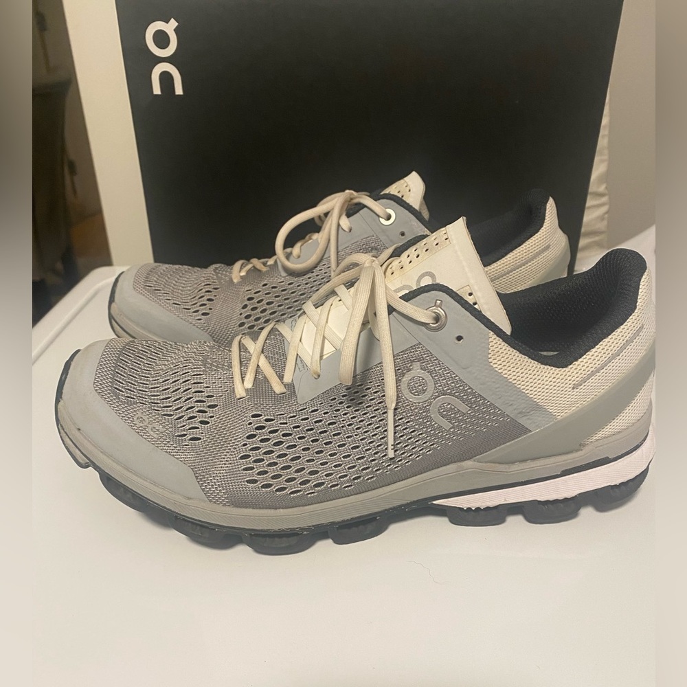 On Cloud Cloudsurfer Womens running shoes